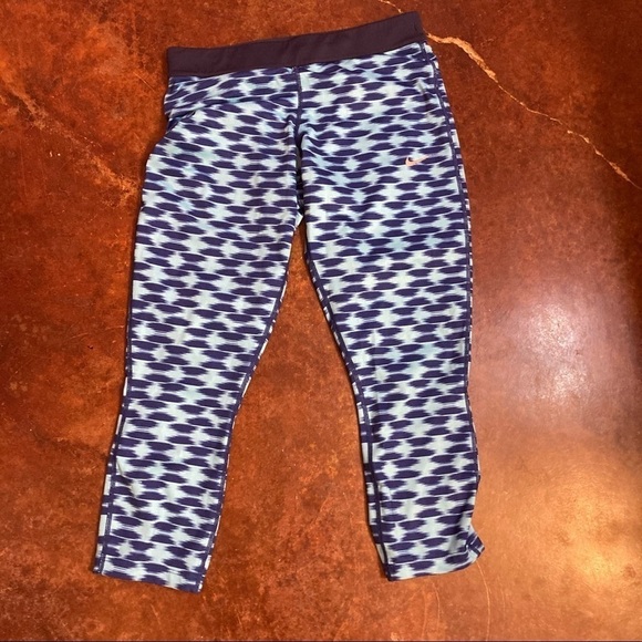 Nike Dri Fit Capri Leggings - Picture 1 of 3